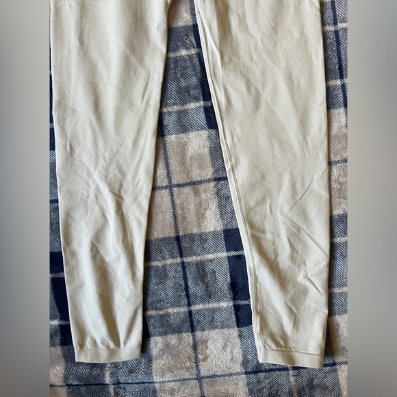 Gymshark Light Gray High-Waist Leggings - Picture 2 of 8